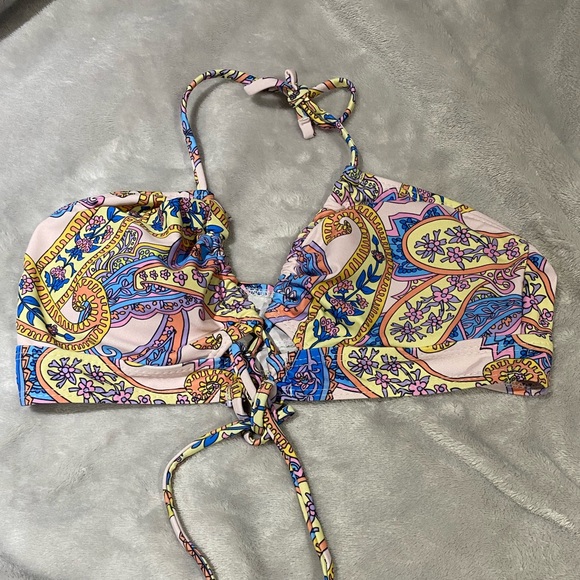 SHEIN Bikini Top - Picture 2 of 4